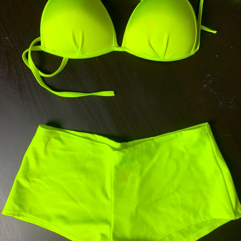 NEON GREEN SHORT SET